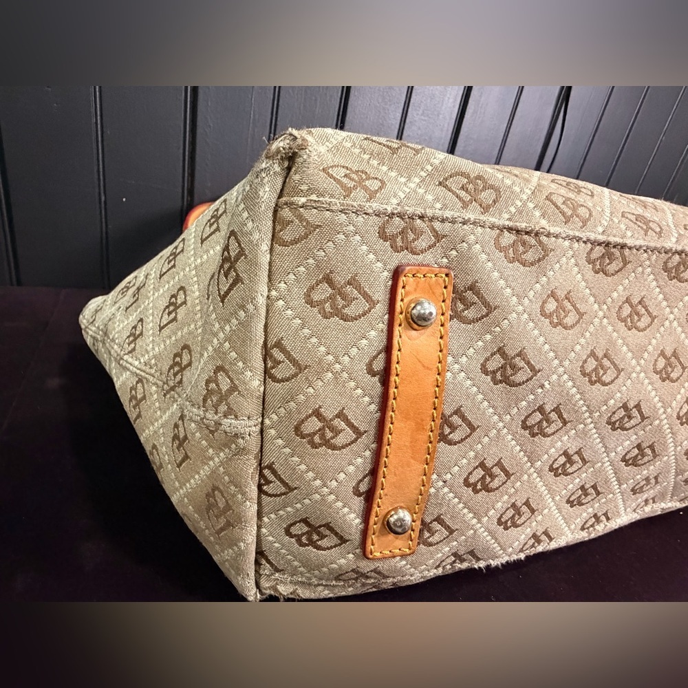 Dooney & Bourke Vintage Tan and Orange Tote Bag - Picture 11 of 15